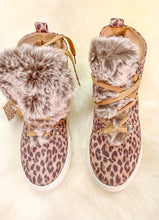 Load image into Gallery viewer, Leopard Print Fur Boots
